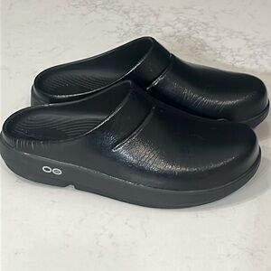 OOFOS Black Clog 7 (W)